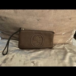 Gucci soho wristlet